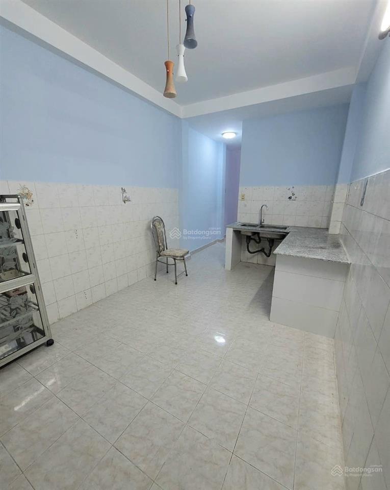 Cần cho nữ thuê phòng diện tích 18m2, giá 4tr/tháng giờ giấc tự do