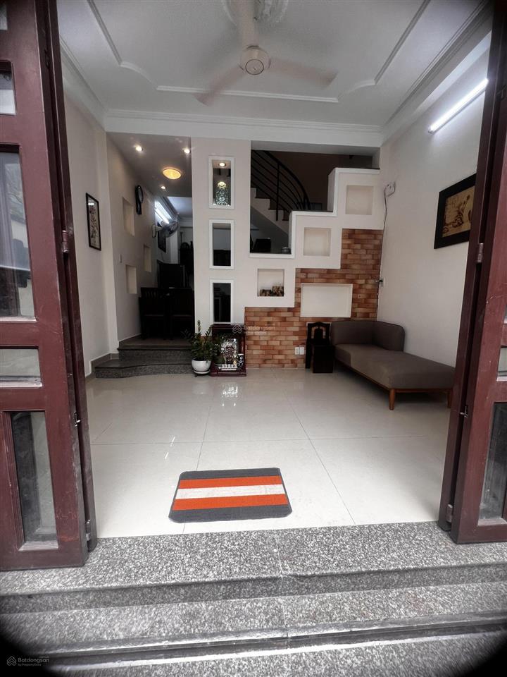 Bán nhà riêng đẹp 3 tầng, sân thượng, hẻm xe hơi 144 hồng lạc, dt đất 4.2x10.2m  giá chỉ 8 tỷ