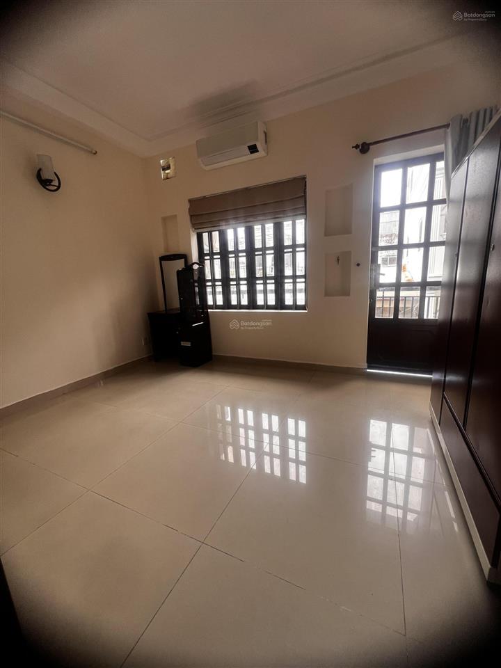 Bán nhà riêng đẹp 3 tầng, sân thượng, hẻm xe hơi 144 hồng lạc, dt đất 4.2x10.2m  giá chỉ 8 tỷ