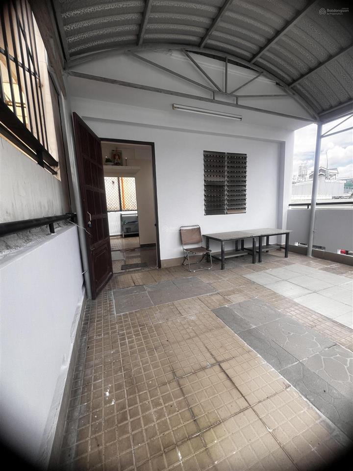 Bán nhà riêng đẹp 3 tầng, sân thượng, hẻm xe hơi 144 hồng lạc, dt đất 4.2x10.2m  giá chỉ 8 tỷ