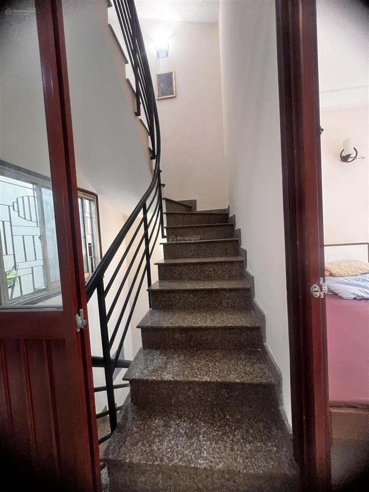 Bán nhà riêng đẹp 3 tầng, sân thượng, hẻm xe hơi 144 hồng lạc, dt đất 4.2x10.2m  giá chỉ 8 tỷ