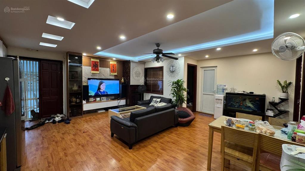 Gia đình có nhu cầu bán căn hộ chung cư toà nhà vp3 bán đảo linh đàm