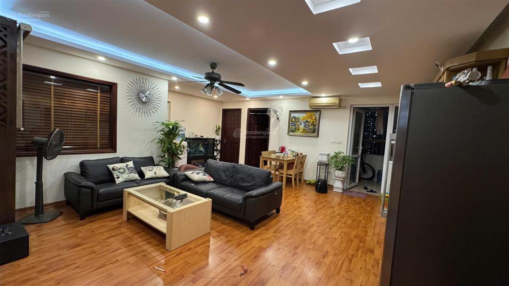 Gia đình có nhu cầu bán căn hộ chung cư toà nhà vp3 bán đảo linh đàm