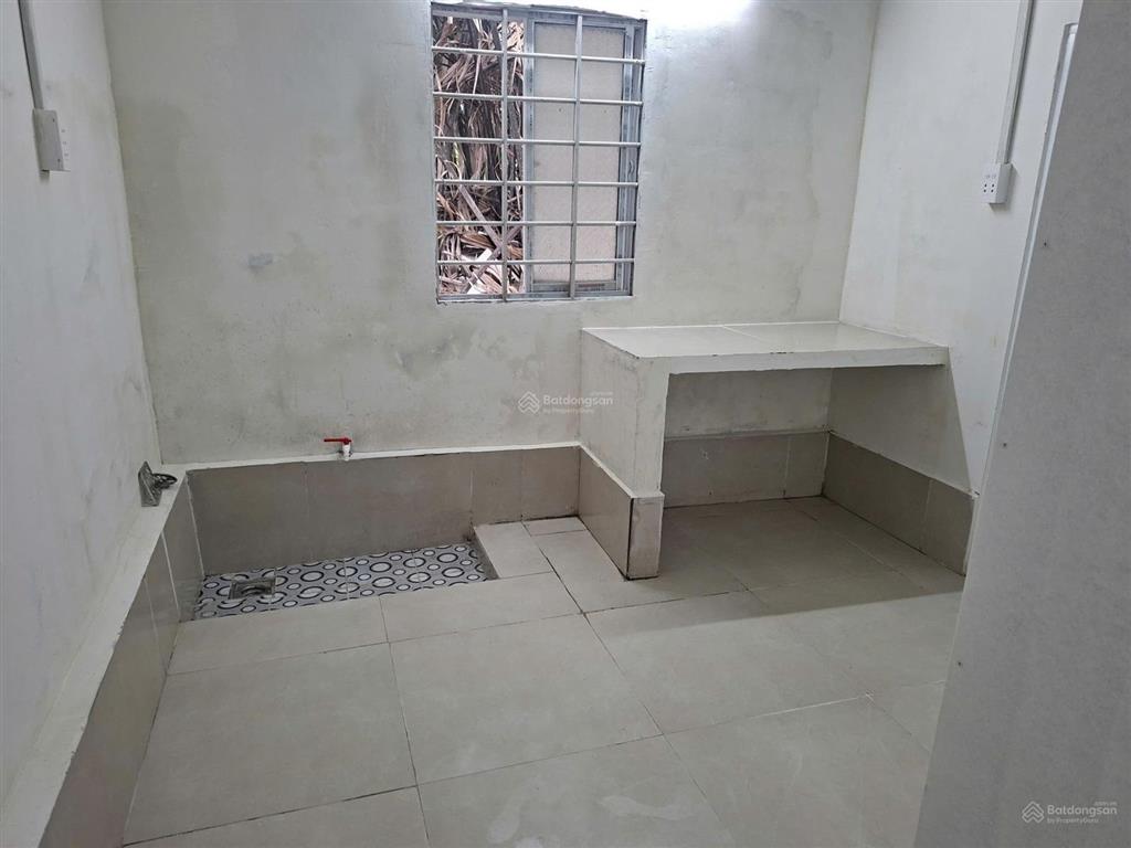 Cho thuê nhà trọ 3tr/tháng, dt 4mx12.5m, hẻm 3137 phạm thế hiển  p7  q8