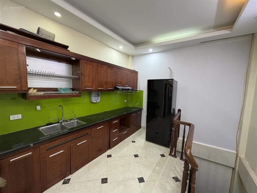Cho thuê gấp nhà riêng 220 m2 (40m2x6 tâng), 16 triệu, ngõ 12, lê hồng phong, hà đông, hà nội