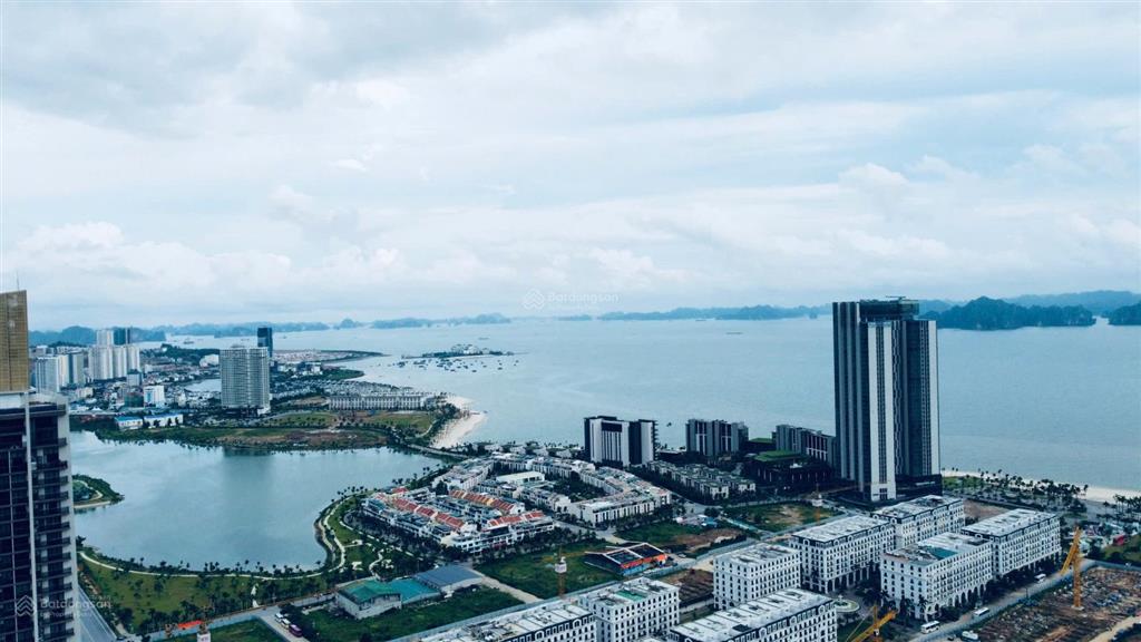 Dự án căn hộ 100% view vịnh hạ long quỹ 50 căn tầng cao tặng gói nội thất 200tr