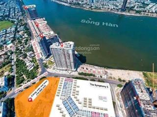 Tầm view siêu đẹp  căn hộ 2 phòng ngủ mặt sông hàn. giá chỉ 66tr/m