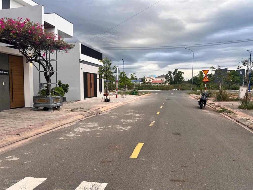 Nhà ngộp cần bán gấp bà rịa city gate sổ hồng hoàn công 6x20m giá 4.050 tỷ ngay siêu thị go