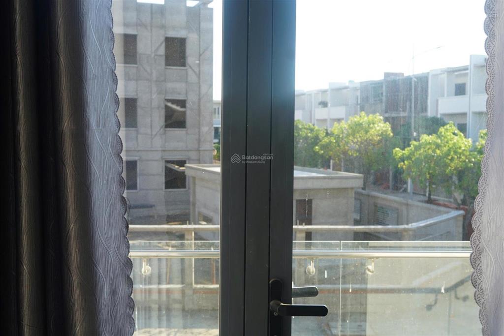 Cần bán gấp nhà hoàn công full nội thất gần siêu thị go giá 5.950 tỷ đối diện trường mầm non