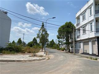 Bán gấp lô đất gần bệnh viện và đường hùng vương 6x18m giá 2.x tỷ  0933 366 ***