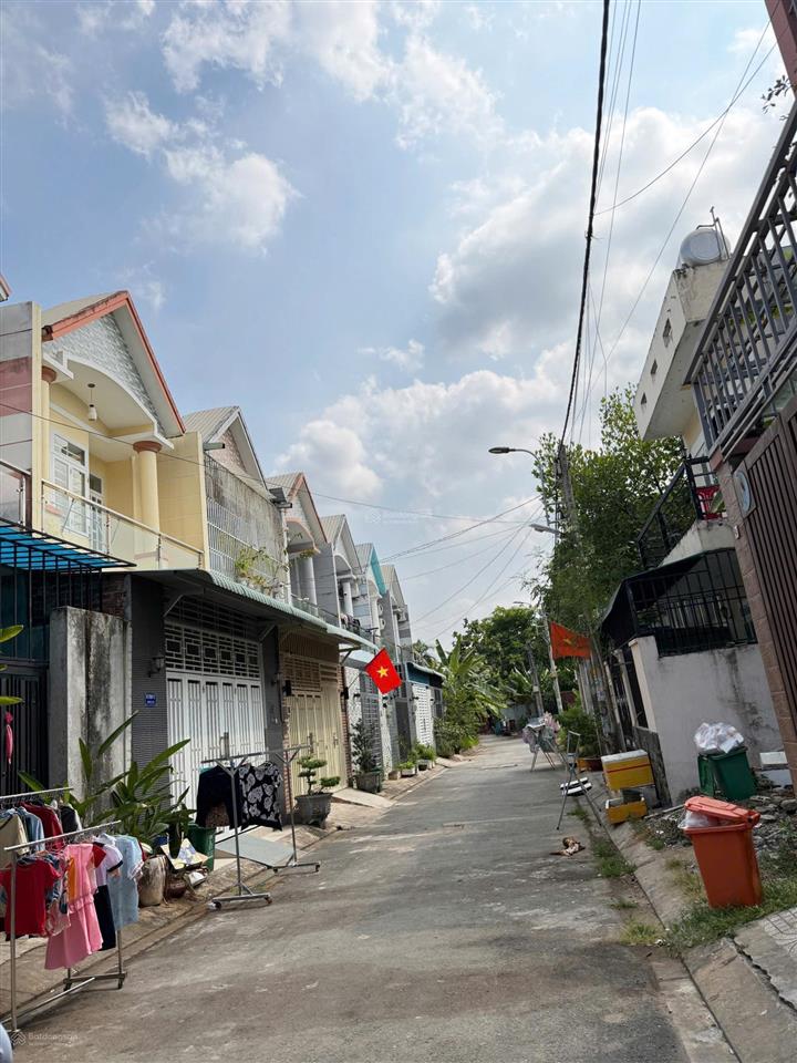 Chính chủ cần bán đất trường thạnh, dt 77m2, 2 mặt tiền, sát đông tăng long, giá 4,29 tỷ