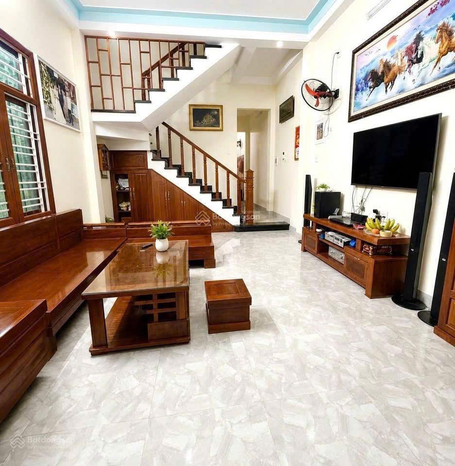 Nhà 2,5tầng đường 7,5m hoàng đình ái  hòa xuân.
đối diện khu chung cư hoà xuân.
