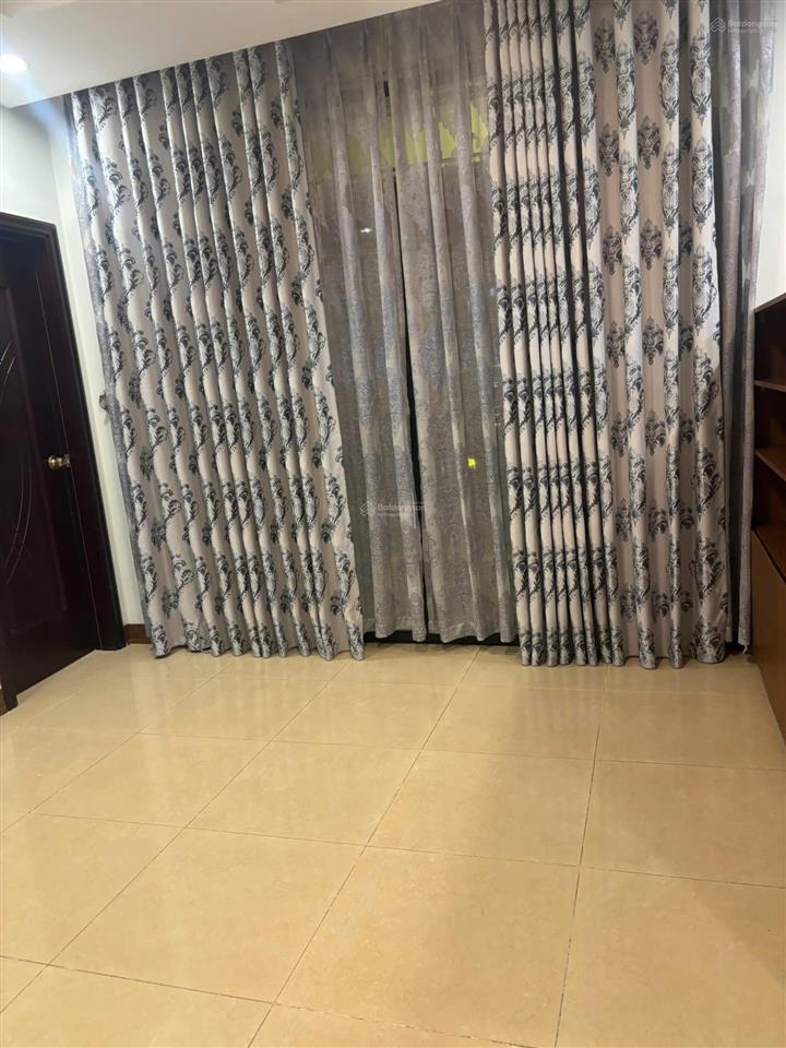 Chính chủ cho thuê căn hộ r1 royal city. giá tốt