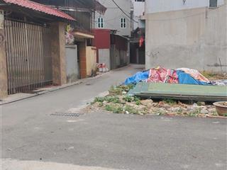 Chính chủ gửi bán lô đất nhỏ xinh , 3 bước chân ra đường ô tô tránh tại thiết bình  vân hà .