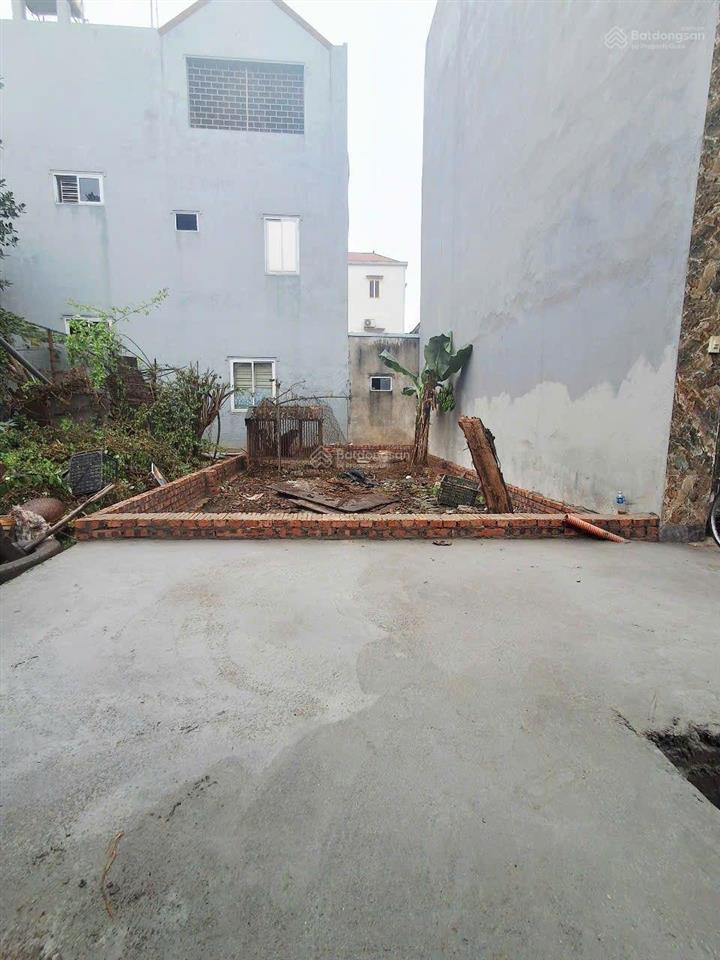Tại thôn lại đà, xã đông anh hà nội
diện tích 40m2 mặt tiền 4.38m hậu = 4.38m
