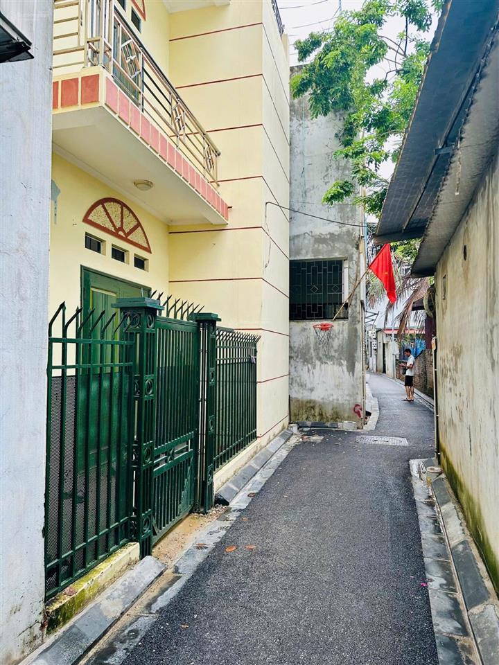 Hàng nóng bán đất tặng nhà 3 tầng giữa lê xá vị trí đẹp, ngõ thông nông