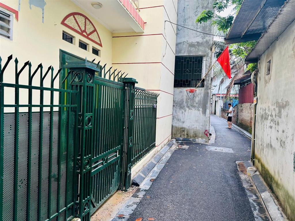 Hàng nóng bán đất tặng nhà 3 tầng giữa lê xá vị trí đẹp, ngõ thông nông