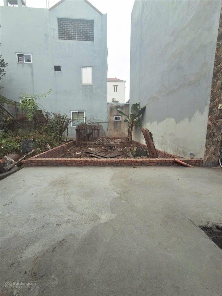 #bán đất gần hồ lại đà  đông hội
diện tích 40m
mặt tiền 4.38m hậu = 4.38m khuôn thửa đẹp.