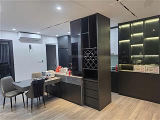 Bán căn hộ 70m2. erowindown, toà river tầng thấp, full nội thất xịn sò, thiết kế 2 ngủ. giá 4.5tỷ