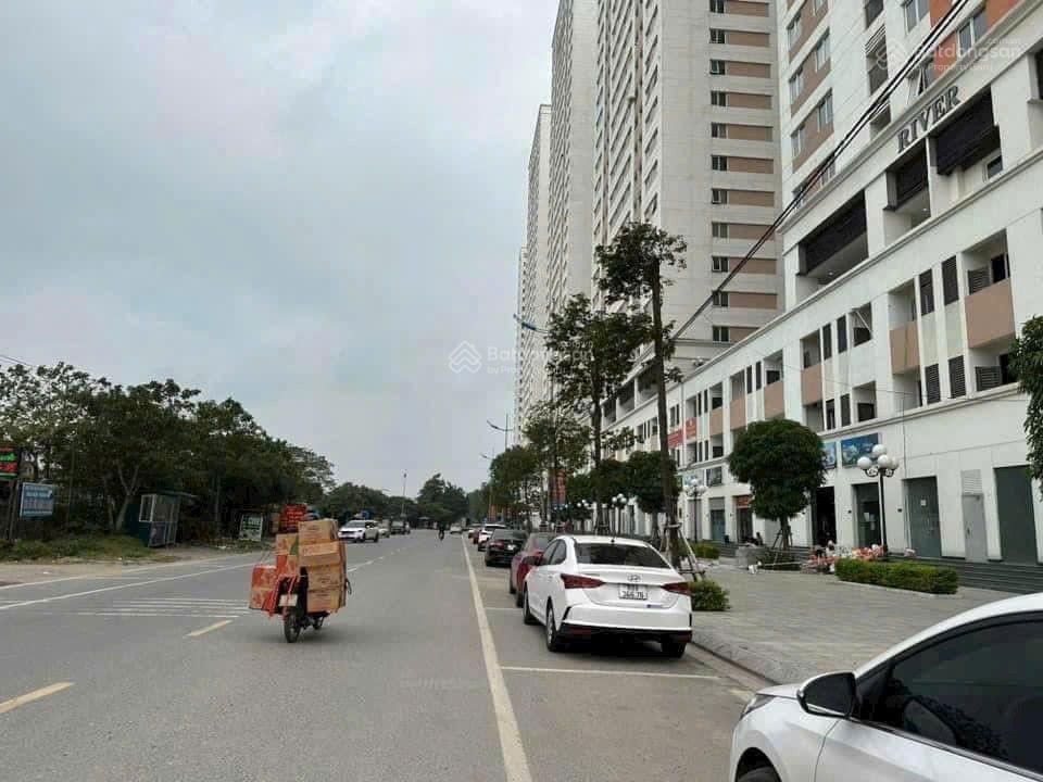 Vài bước chân ra cầu đông trù  sát nhà văn hoá  đường trường sa  gần cầu tứ liên