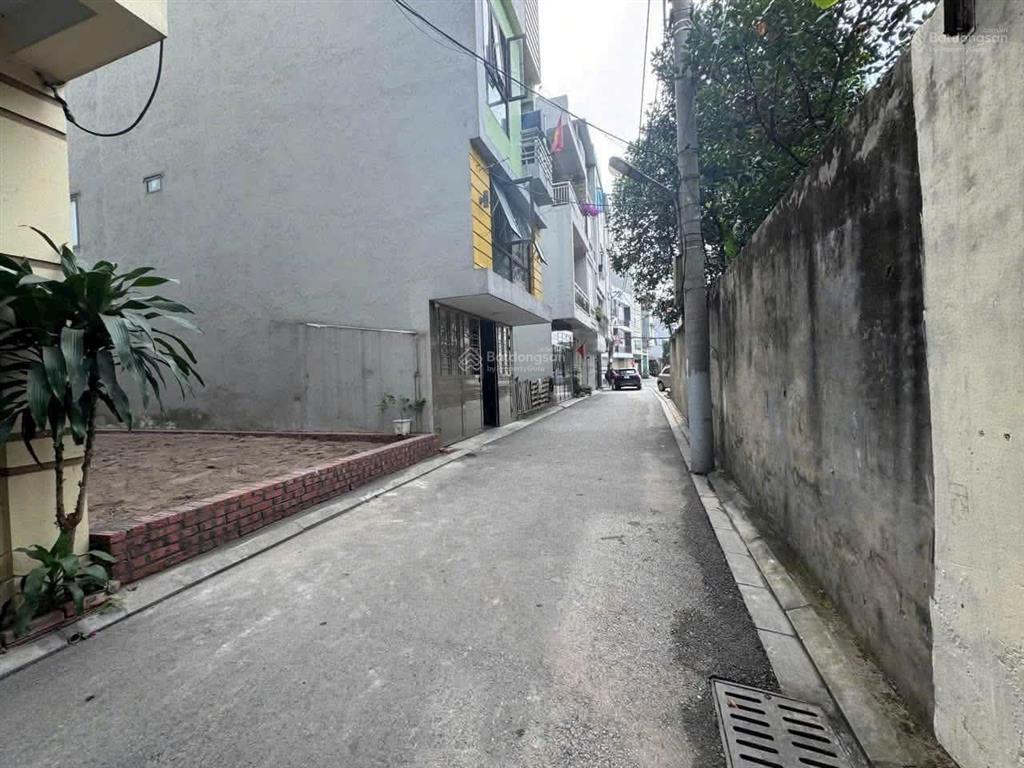 Đất tổ 11 thị trấn đông anh. diện tích 55,4m2 mặt tiền = hậu = 4,48m đất hướng nam