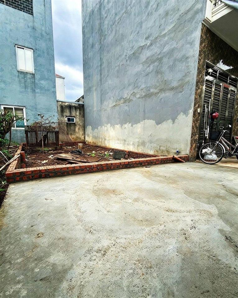 Sát vin cổ loa, nhỉnh 4 tỷ xíu. lại đà đông hội cũ, diện tích 40m2 full thổ cư mặt tiền 4.38m