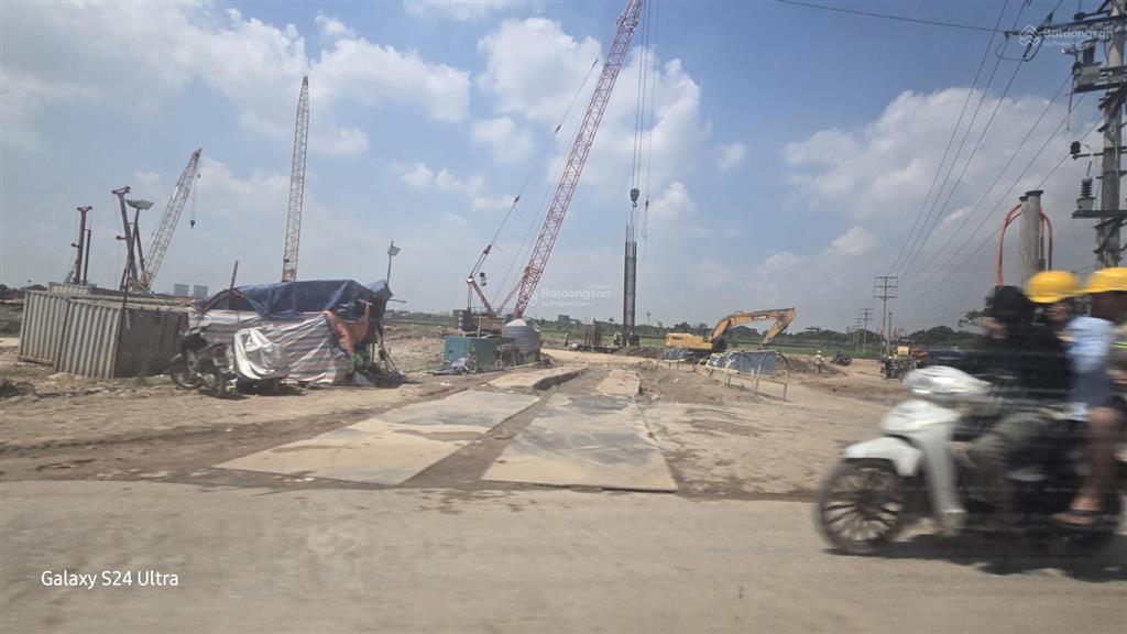 Giá chỉ 3,85 tỷ 80m đất đẹp gần đường dẫn cầu tứ liên địa chỉ thôn thạc quả, xã dục tú