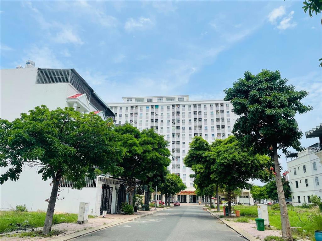 Bán đất giá rẻ còn 1 lô duy nhất , khu dân cư phúc đạt , không dính hố ga trụ điện .  0908 084 ***