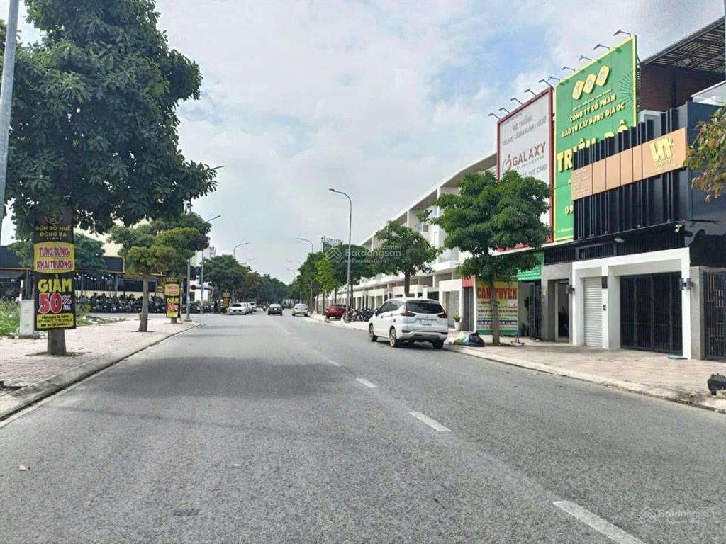 Bán đất giá rẻ còn 1 lô duy nhất , khu dân cư phúc đạt , không dính hố ga trụ điện .  0908 084 ***