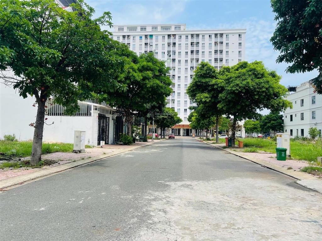 Bán đất giá rẻ còn 1 lô duy nhất , khu dân cư phúc đạt , không dính hố ga trụ điện .  0908 084 ***