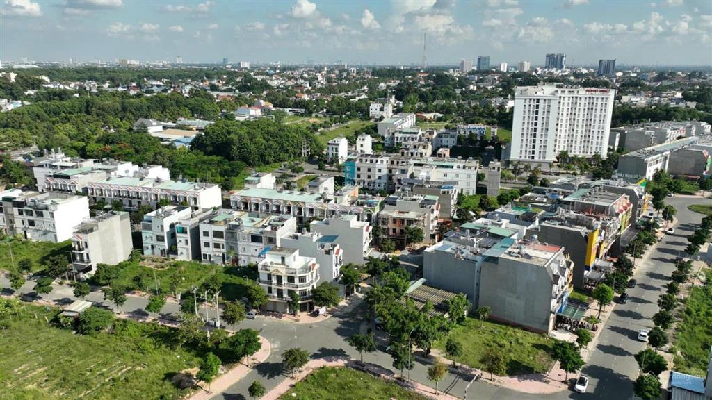 Bán đất giá rẻ còn 1 lô duy nhất , khu dân cư phúc đạt , không dính hố ga trụ điện .  0908 084 ***