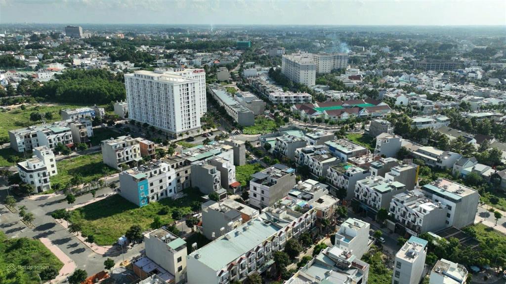Bán đất giá rẻ còn 1 lô duy nhất , khu dân cư phúc đạt , không dính hố ga trụ điện .  0908 084 ***