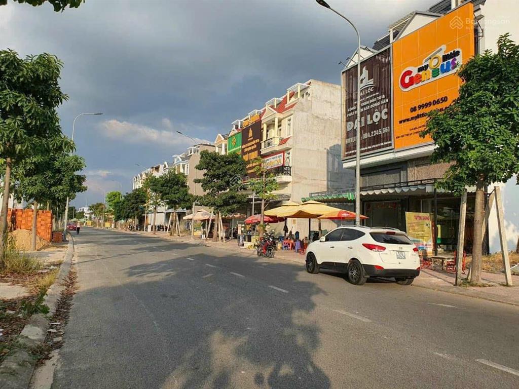 Bán đất giá rẻ còn 1 lô duy nhất , khu dân cư phúc đạt , không dính hố ga trụ điện .  0908 084 ***