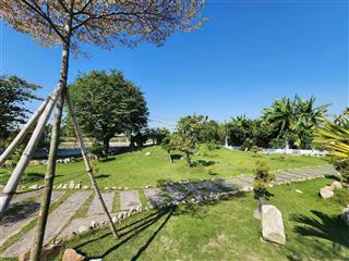 Nhà vườn 2241m2 tại hoà nghĩa dương kinh, hải phòng.
có sẵn khuôn viên nhà vườn, ao cá, nhà ở 2 phố