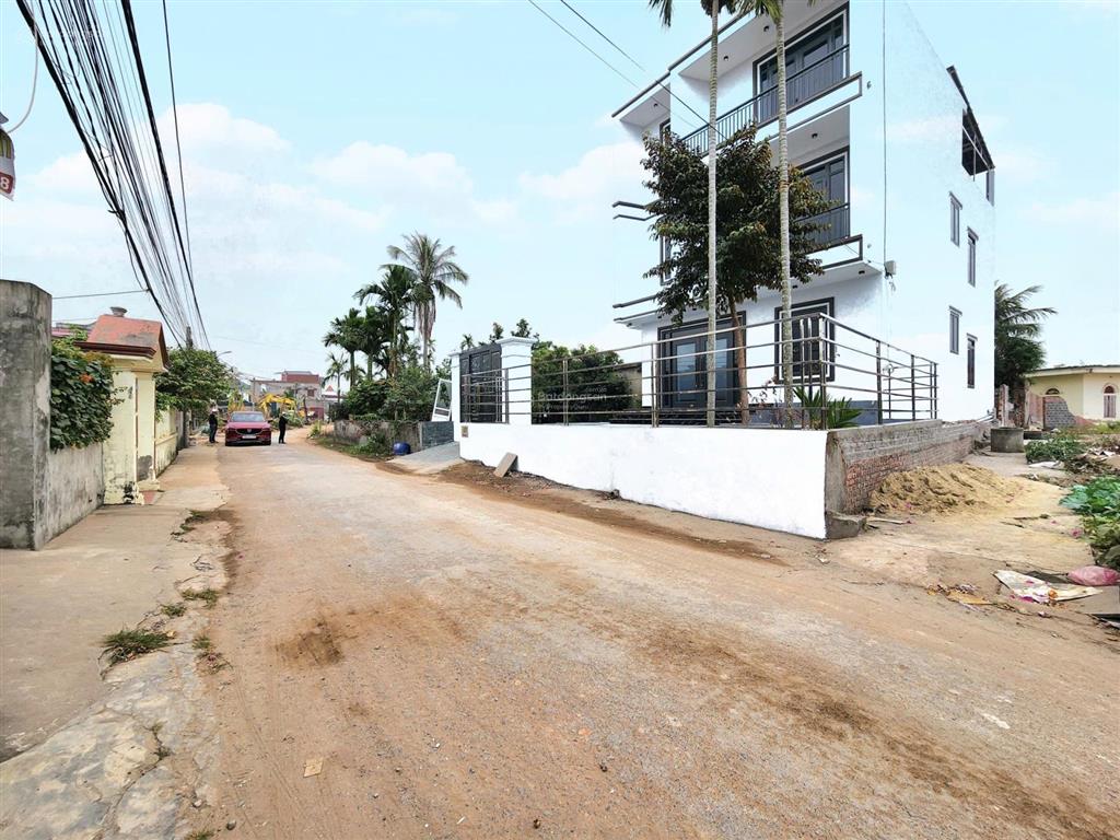 Cầu rào 3 đã làm đến mặt đường sông he.
 tiện đây em có lô mặt đường sông he cách 20m là mặ
