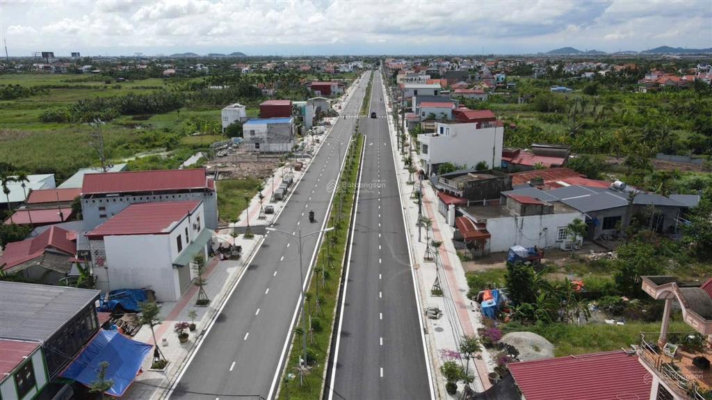  cho thuê nhà mặt đường trục đại lộ vinhomes dương kinh 268m2 có sẵn mặt bằng kinh doanh. vị t