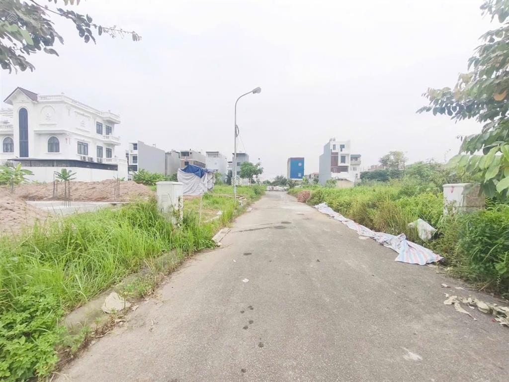 Pháp lý chuẩn chỉnh  bìa tên cá nhân sẵn sàng công chứng sang tên ngay lô dự án anh d
