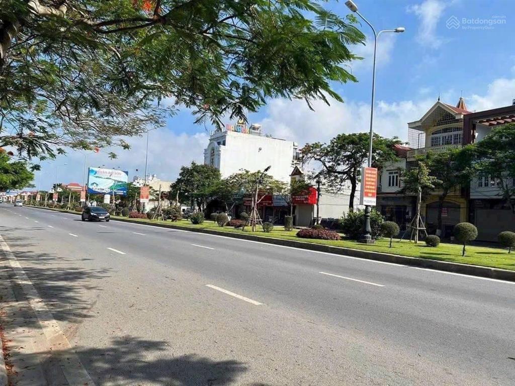 3 tỷ ** ( x nhỏ ) sở hữu ngay lô mặt đường 353 phạm văn đồng  đối diện quán trâu ngon  tân thành,