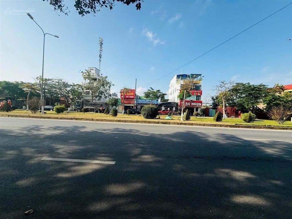 3 tỷ ** ( x nhỏ ) sở hữu ngay lô mặt đường 353 phạm văn đồng  đối diện quán trâu ngon  tân thành,
