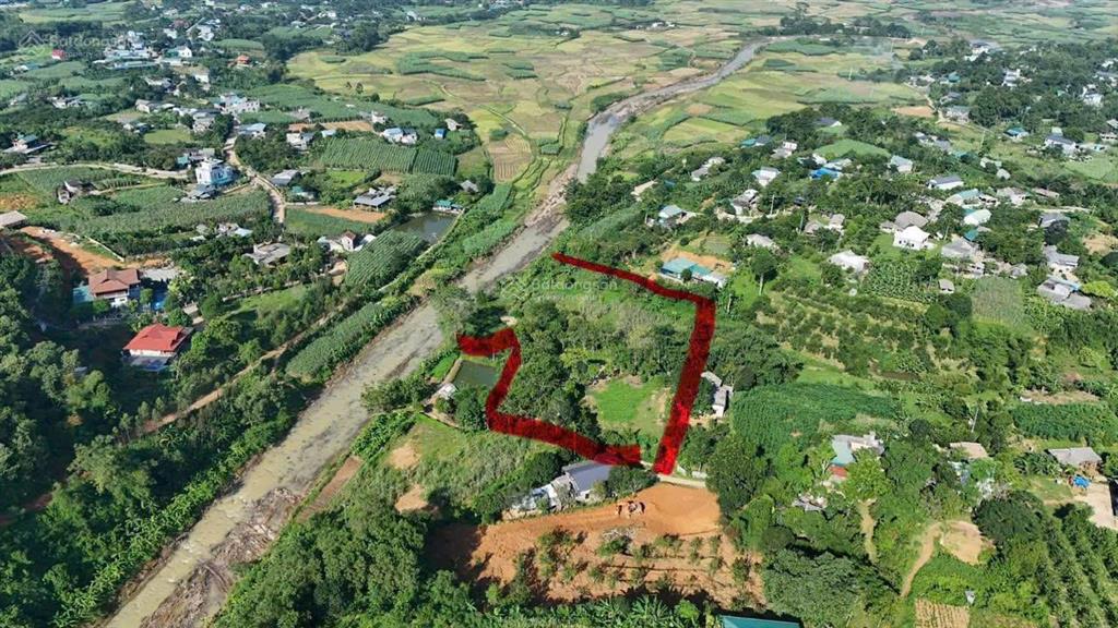 Đất cao phong, hòa bình 4000m2 bám suối lớn. cách tt hà nội chỉ 70km, giá 2.x tỷ