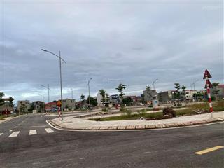 Bán lô góc tđc phương khê giá 3.2 tỷ, đường nhựa 8m, có khe thoáng 4m.  0849 621 ***