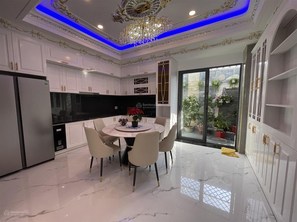 Bán nhà phố kdc phước kiển mt đường nhựa 8m dt 95m2 xd 5 tầng full nt sổ hồng. giá nhỉnh 12tỷ