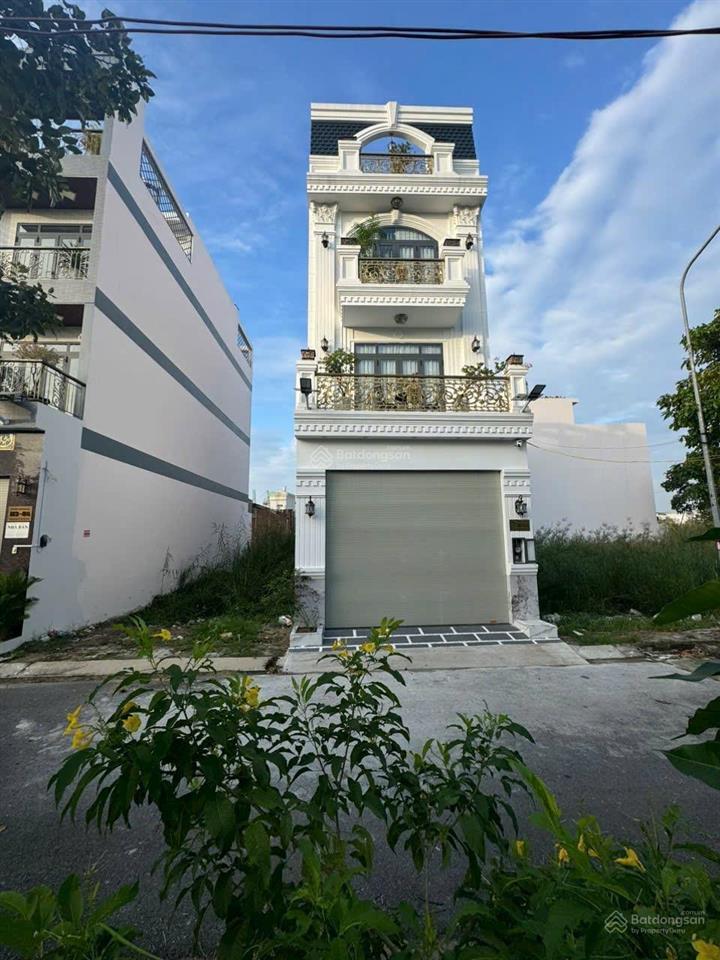 Bán nhà phố lê văn lương dt 83.5m2 trệt 2lầu sân thượng full nội thất, sổ hồng giá 11 tỷ tl