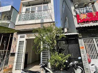 Cho thuê nhà nguyên căn hẻm 4m bến văn đồn dt 35m2 3tầng 3pn 2wc nt cơ bản giá 17tr/tháng