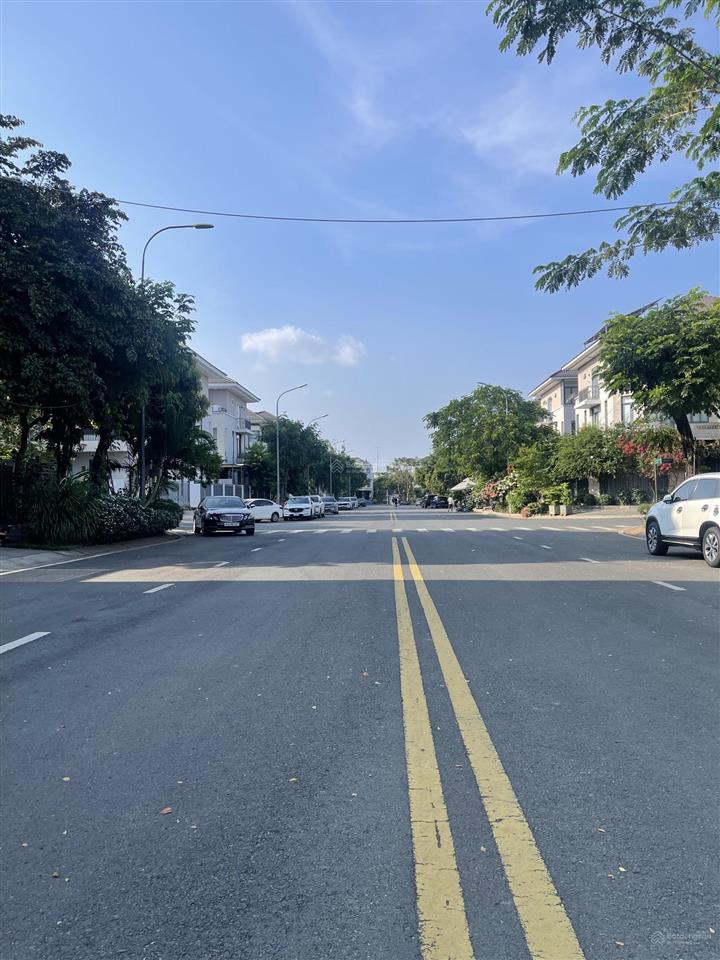 Giỏ hàng chuyển nhượng biệt thự lavila nhà thô , sổ hồng cầm tay, giá tốt nhất 12.2tỷ 0932 089 ***