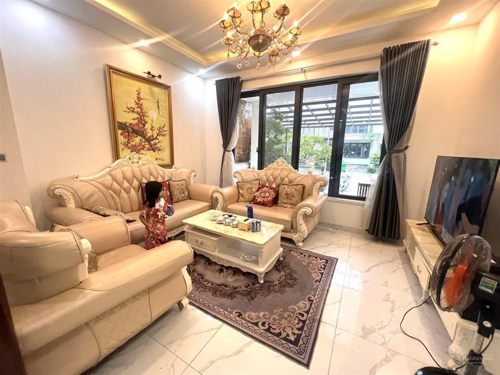 Cho thuê biệt thự lavila đầy đủ nội thất cao cấp xách vali vào ở giá 25tr/tháng, 0932 089 ***