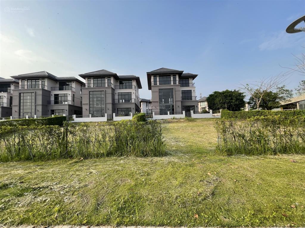 Bán gấp biệt thự đơn lập gs zeitgeist city nhà bè dt 250m2 xây dựng 3tầng giá 33tỷ 0932 089 ***