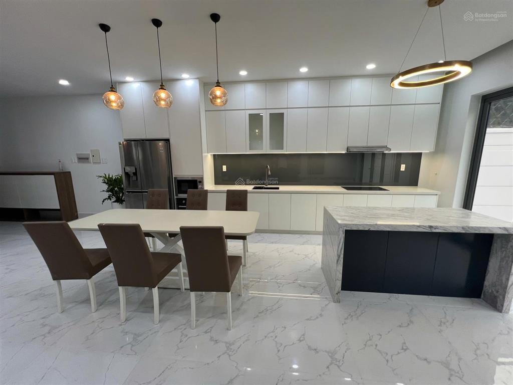 Bán biệt thự nine south estates căn góc full nội thất dt 140m², hướng bắc, sổ cầm tay, giá 25 tỷ