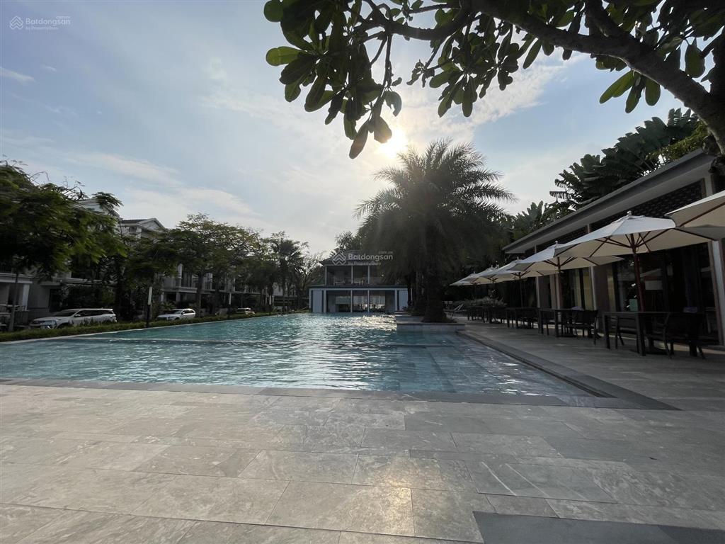 Bán biệt thự nine south estates căn góc full nội thất dt 140m², hướng bắc, sổ cầm tay, giá 25 tỷ