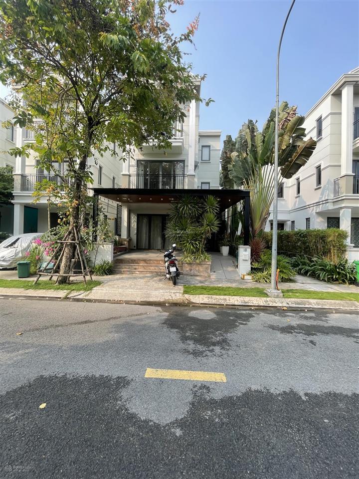 Bán biệt thự nine south estates căn góc full nội thất dt 140m², hướng bắc, sổ cầm tay, giá 25 tỷ